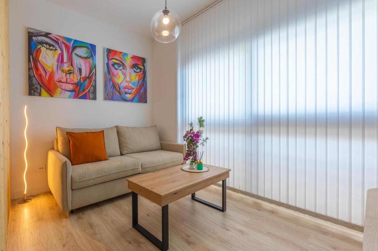 Cozy On An Unbeatable Location - Centre Apartment *